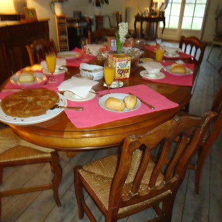 Bed and Breakfast A La Cerisaie Carignan-de-Bordeaux Esterno foto