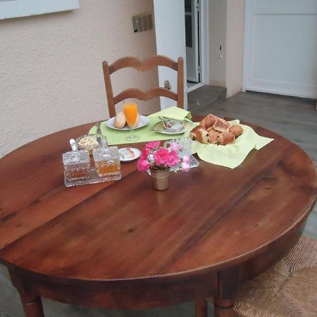 Bed and Breakfast A La Cerisaie Carignan-de-Bordeaux Esterno foto